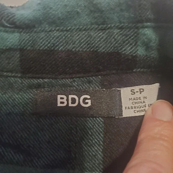 BDG Urban Outfitters Green and Black plaid Tie front long sleeve Top - Picture 8 of 9